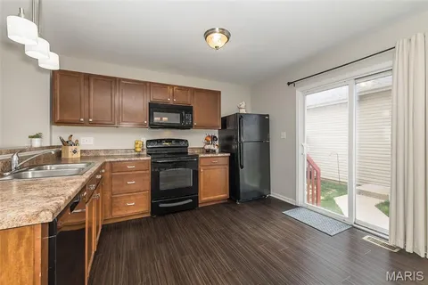 $247,000 | 208 Candice Way, St. Peters, MO 63376