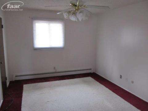 6424 North Bray Road Flint, MI 48505 - Photo 7 of 30 20165941-6.JPG