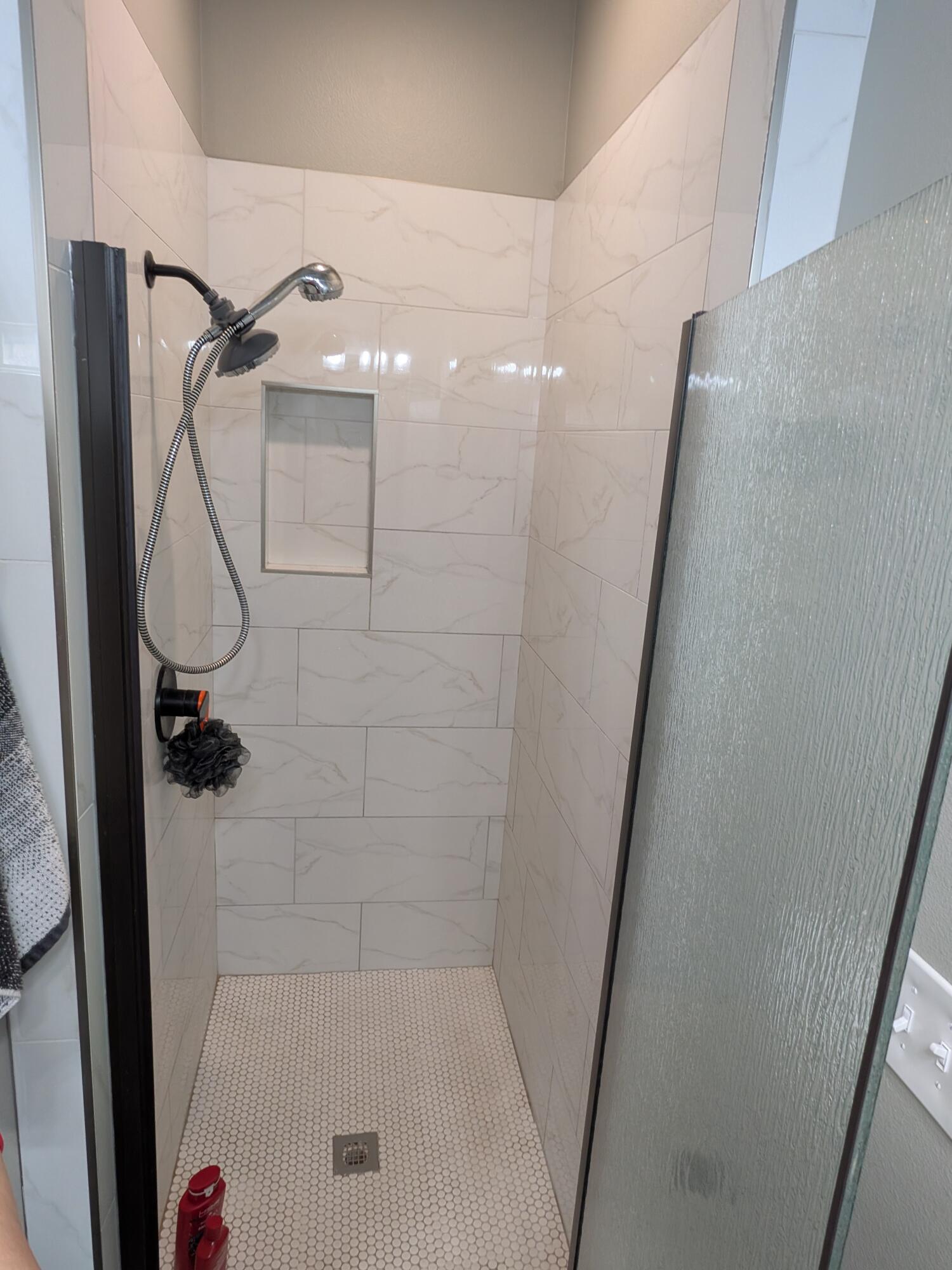 6913 18th Street Lubbock, TX 79416 - Photo 32 of 38 Master bathroom