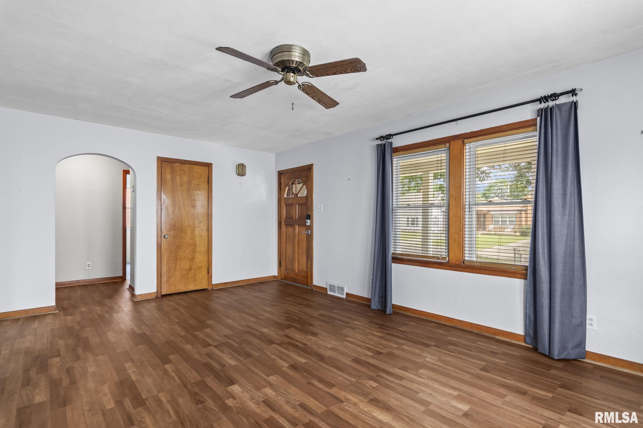 2063 Marland Street Springfield, IL 62702 - Photo 5 of 44 Gallery Image 5