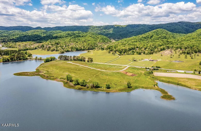 26 Masters Lane Bean Station, TN 37708 - Photo 3 of 11 467DD9EF-6923-4355-B1E2-A6DF40BA3CD2