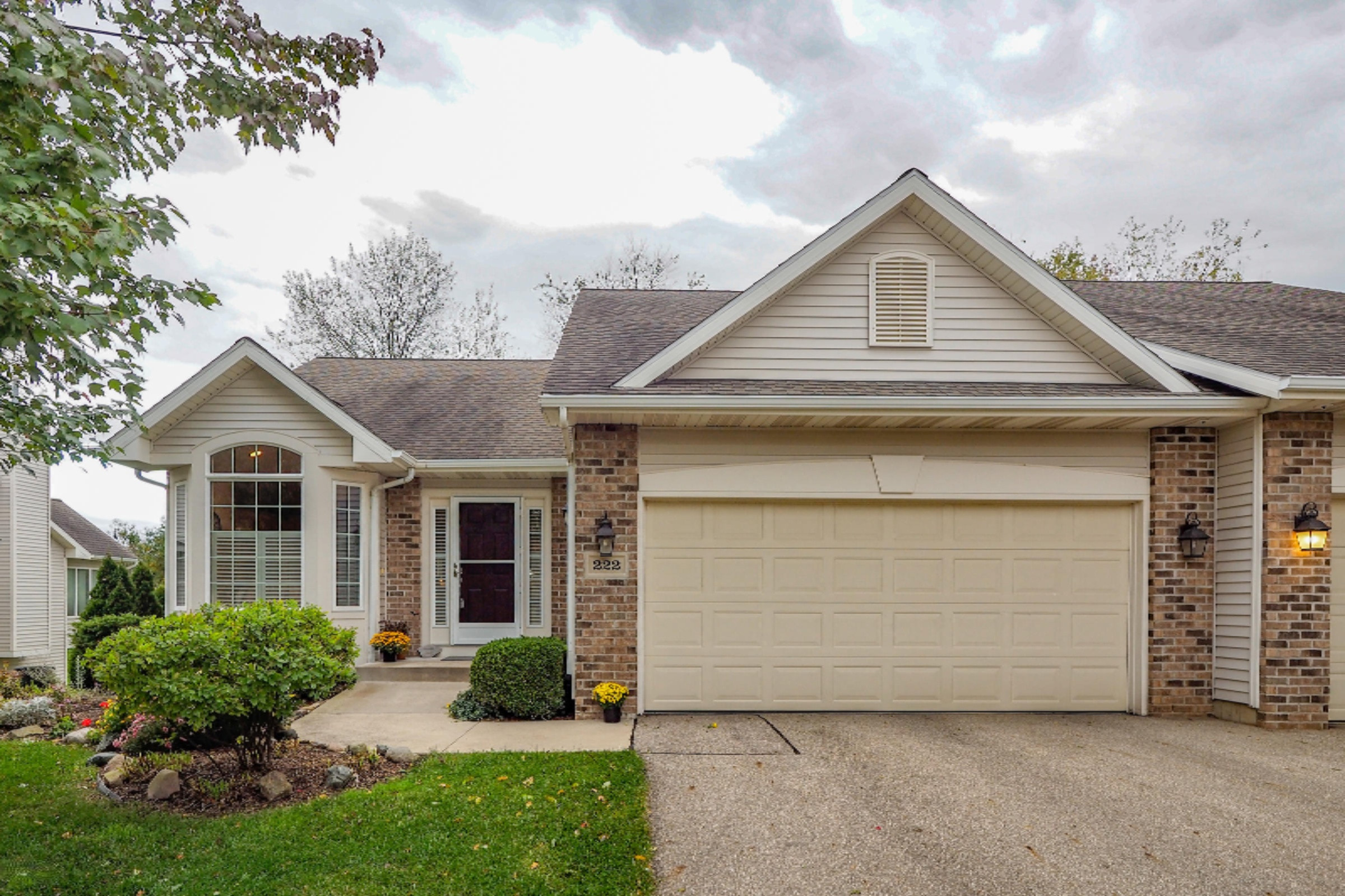 222 Round Hill Road Kalamazoo, MI 49009 - Photo 1 of 25 222 Round Hill Rd-100
