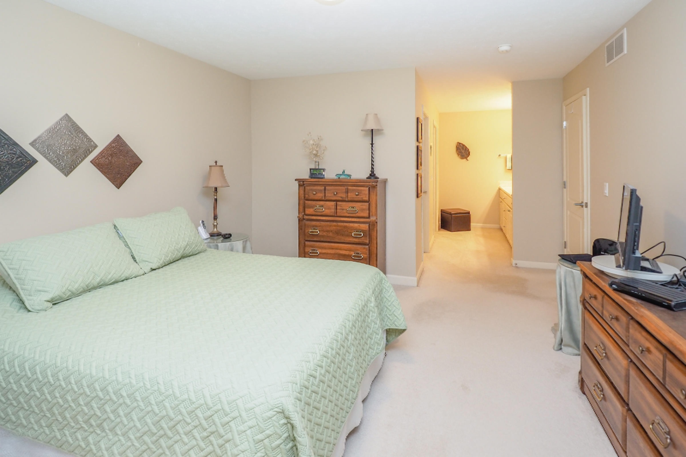 222 Round Hill Road Kalamazoo, MI 49009 - Photo 12 of 25 222 Round Hill Rd-111