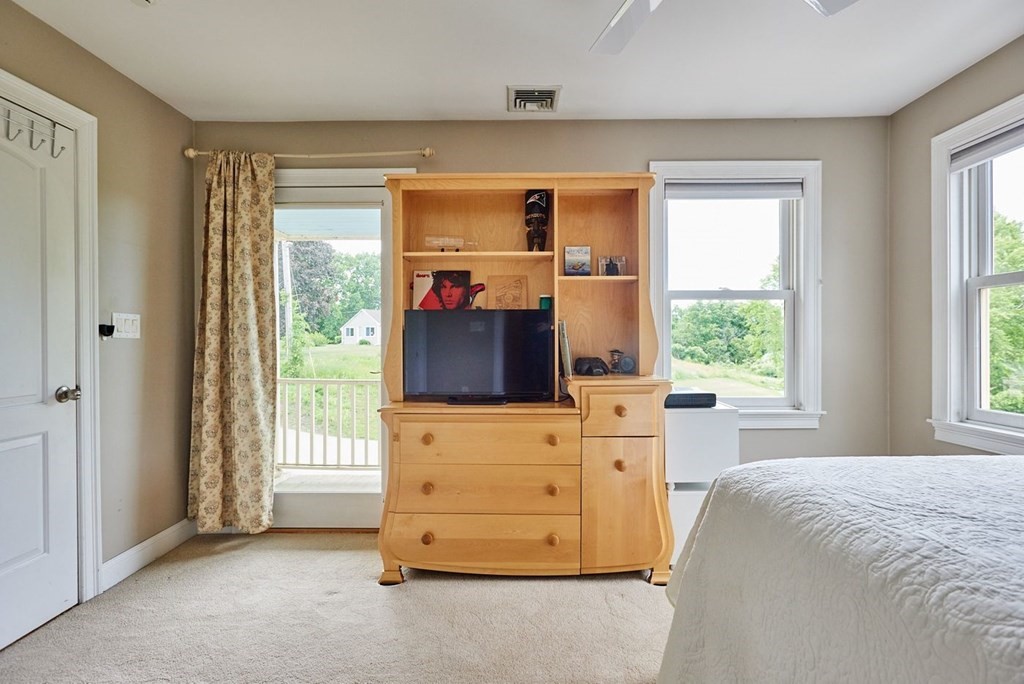 9 Jeffrey's Neck Road Ipswich, MA 01938 - Photo 28 of 42 Gallery Image 28