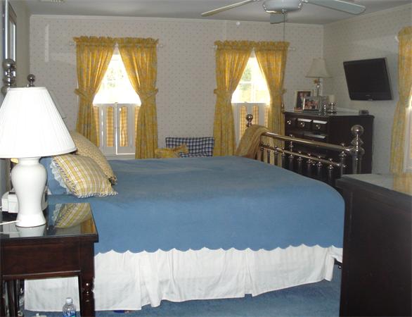 53 Garden Road Wellesley, MA 02481 - Photo 12 of 27 Gallery Image 12