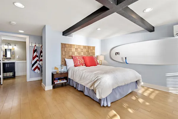 $715,000 | 115 Isle Of View Drive, Tool, TX 75143