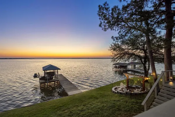 $715,000 | 115 Isle Of View Drive, Tool, TX 75143