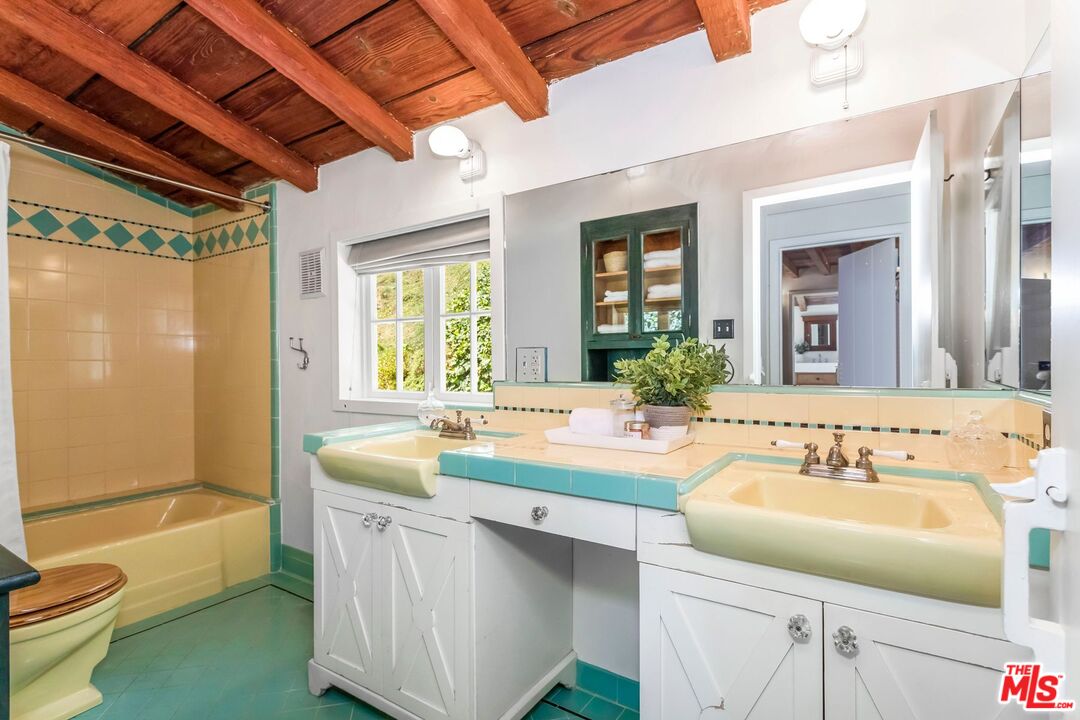 3940 Davana Road Sherman Oaks, CA 91423 - Photo 31 of 60