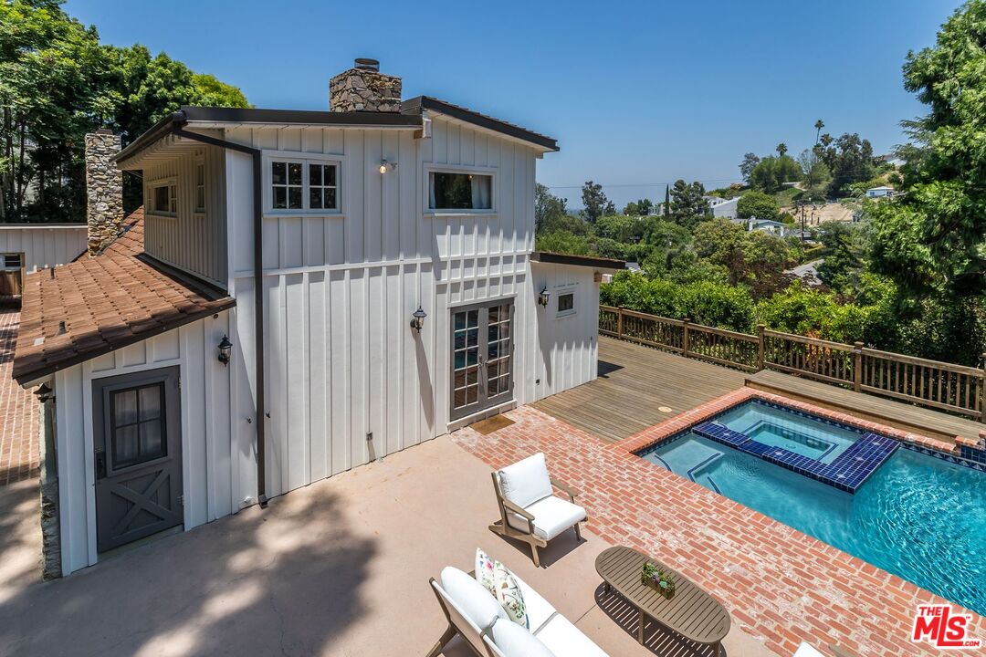 3940 Davana Road Sherman Oaks, CA 91423 - Photo 44 of 60 a view of house with a outdoor space