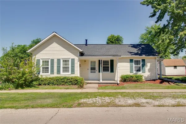 $130,000 | 109 West Mulberry Street, Jerseyville, IL 62052