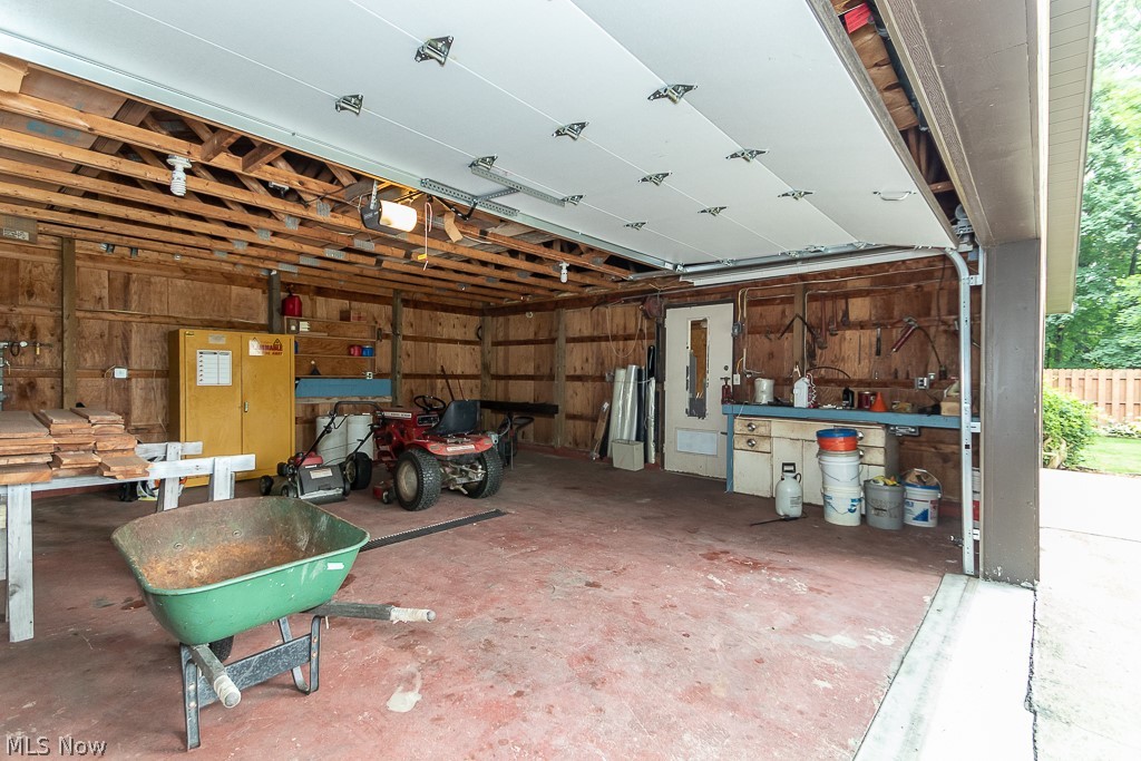 147 Lee Road Painesville, OH 44077 - Photo 16 of 33 Outbuilding