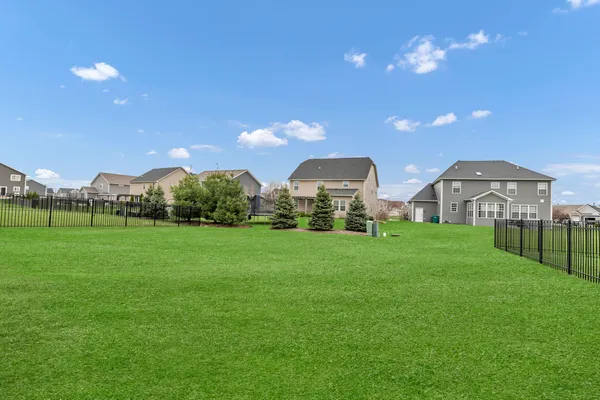 $560,000 | 305 Cronin Boulevard, Shorewood, IL 60404