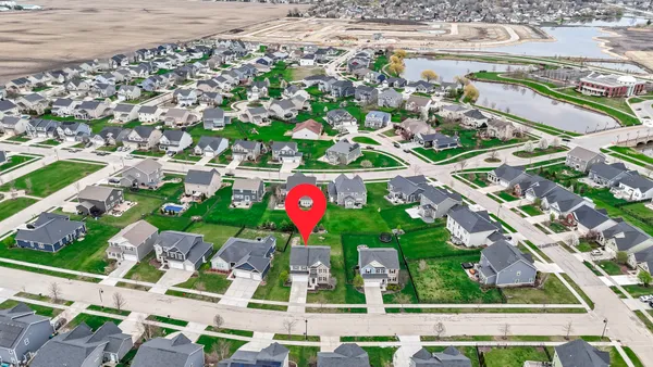 $560,000 | 305 Cronin Boulevard, Shorewood, IL 60404