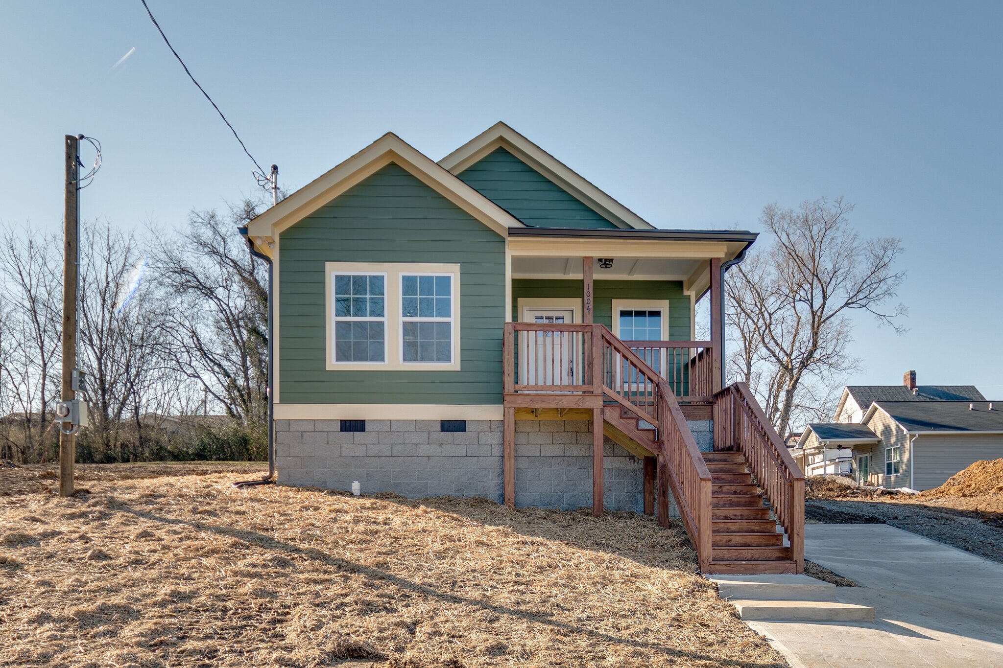 1004 Bridge Street Columbia, TN 38401 - Photo 2 of 25 a front view of a house with garden