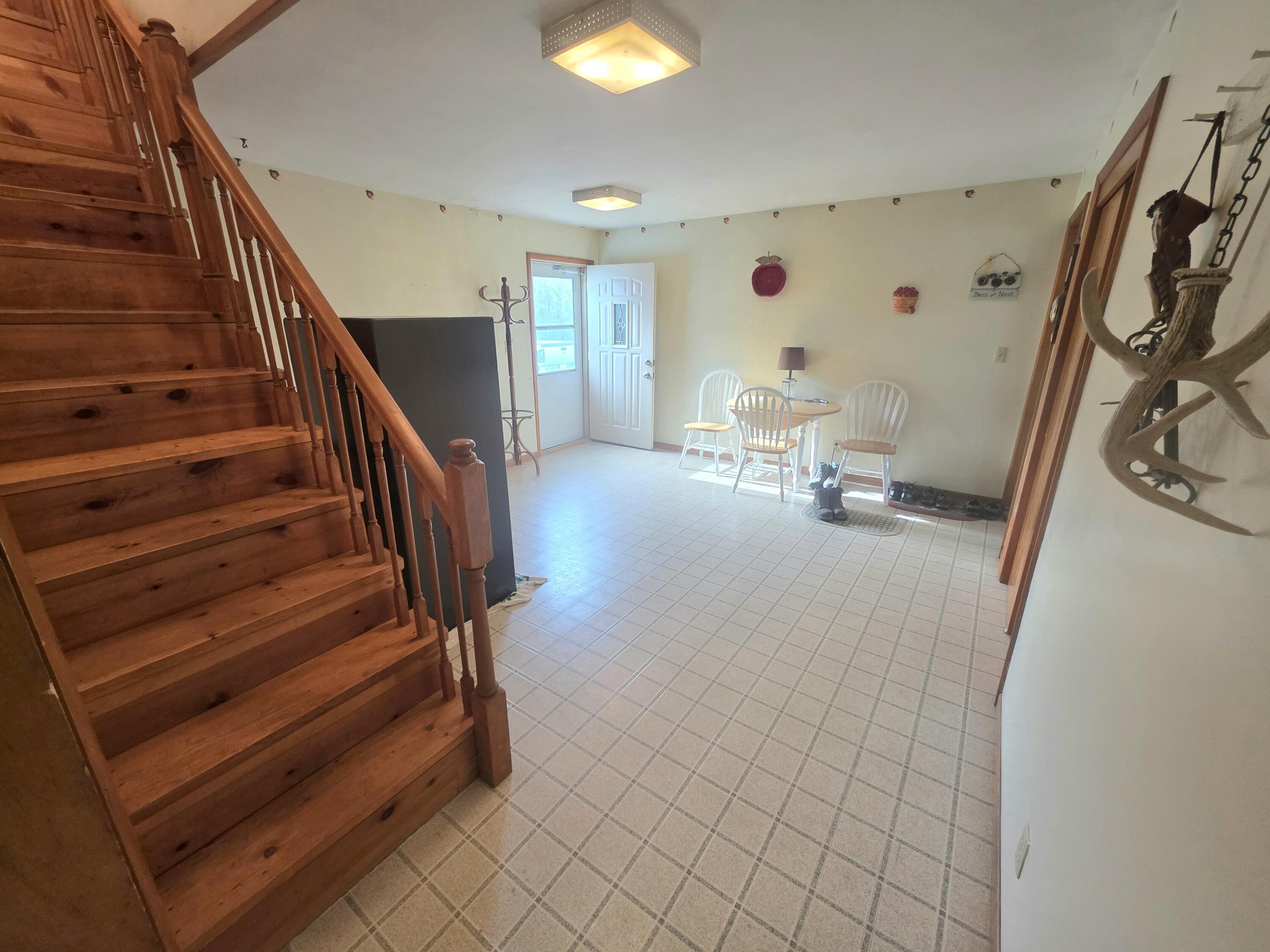10697 Church Road Lakeview, MI 48850 - Photo 6 of 17 Family Room
