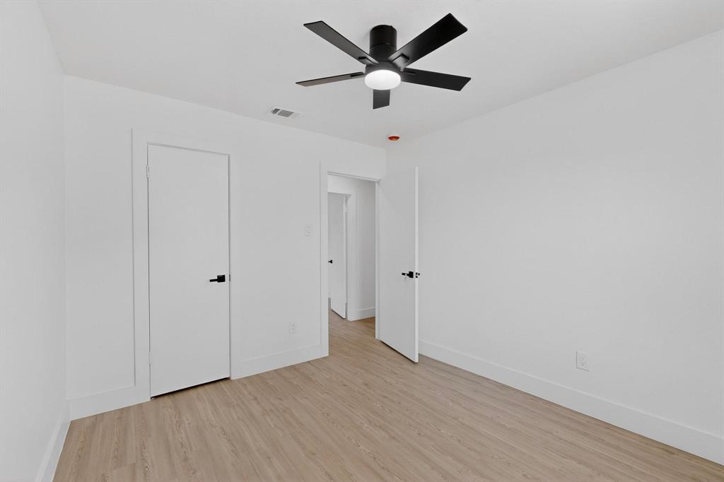 3318 Ridgefield Street Irving, TX 75062 - Photo 19 of 33 a view of an empty room