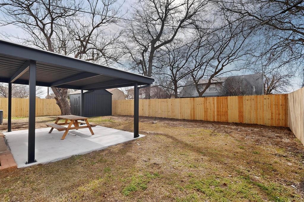 3318 Ridgefield Street Irving, TX 75062 - Photo 31 of 33 a view of outdoor space with porch