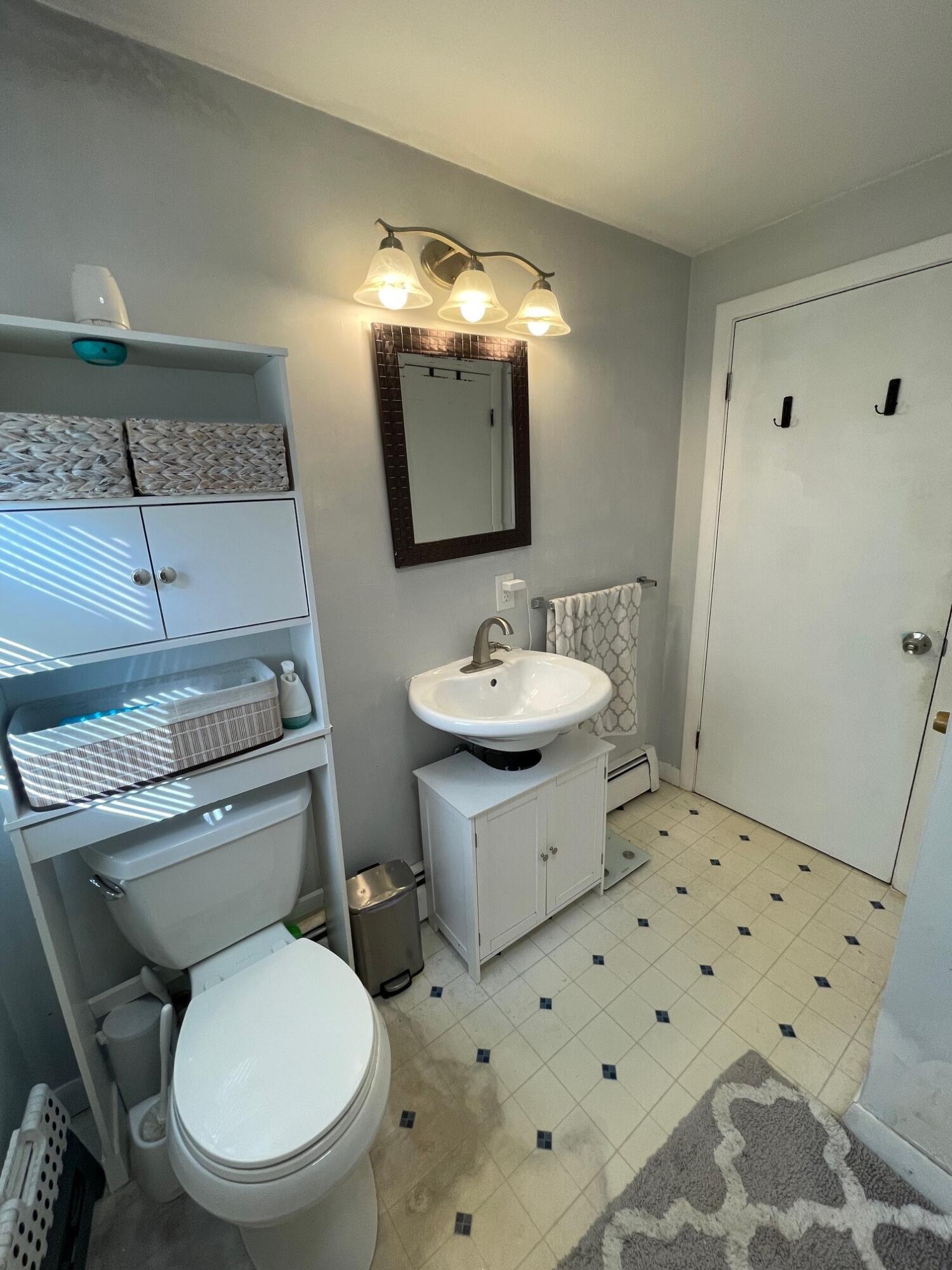19 Hicks Street Portland, ME 04103 - Photo 11 of 18 bath1