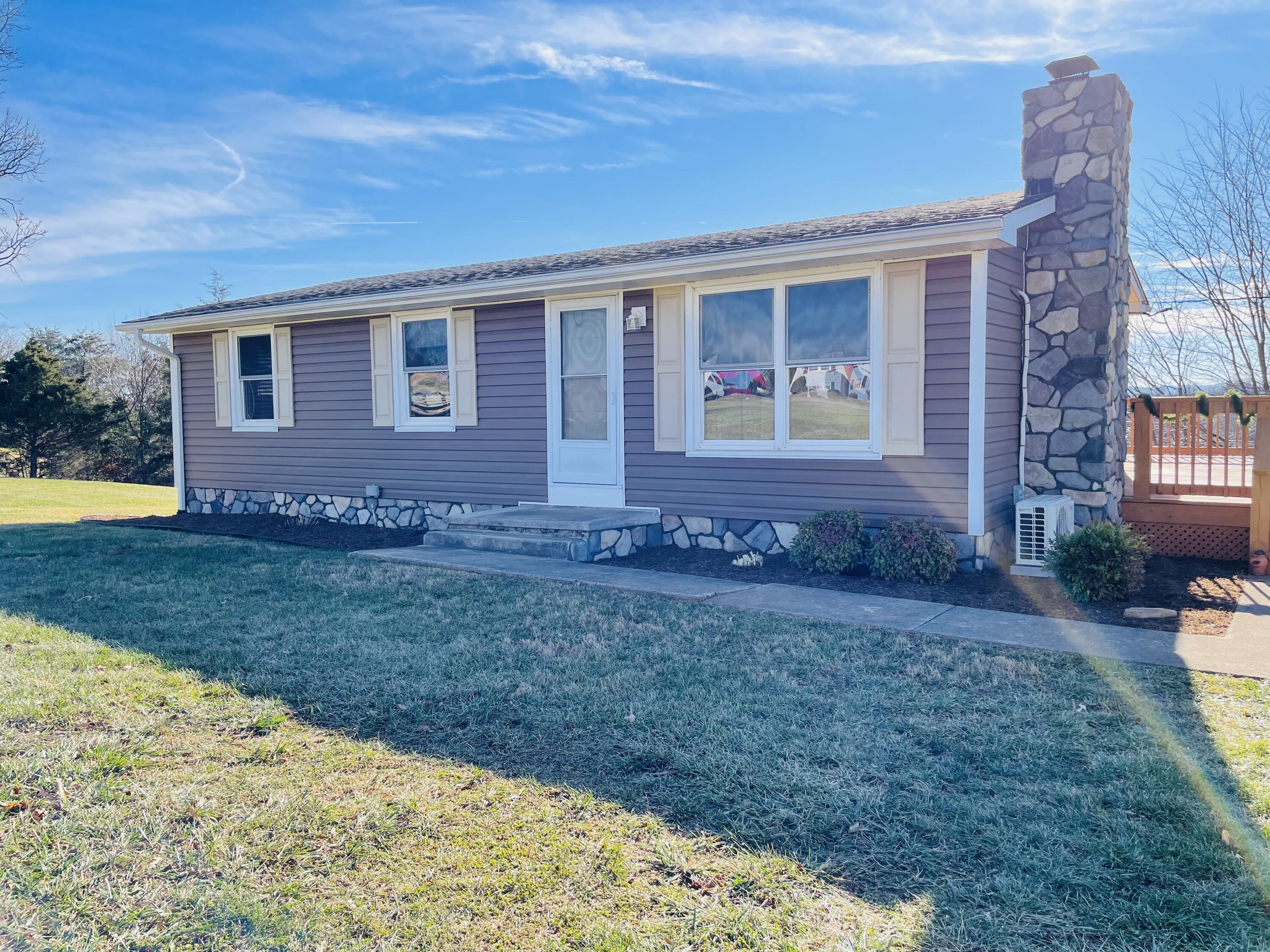 1578 Lipscomb Road Moneta, VA 24121 - Photo 1 of 38 IMG_3796