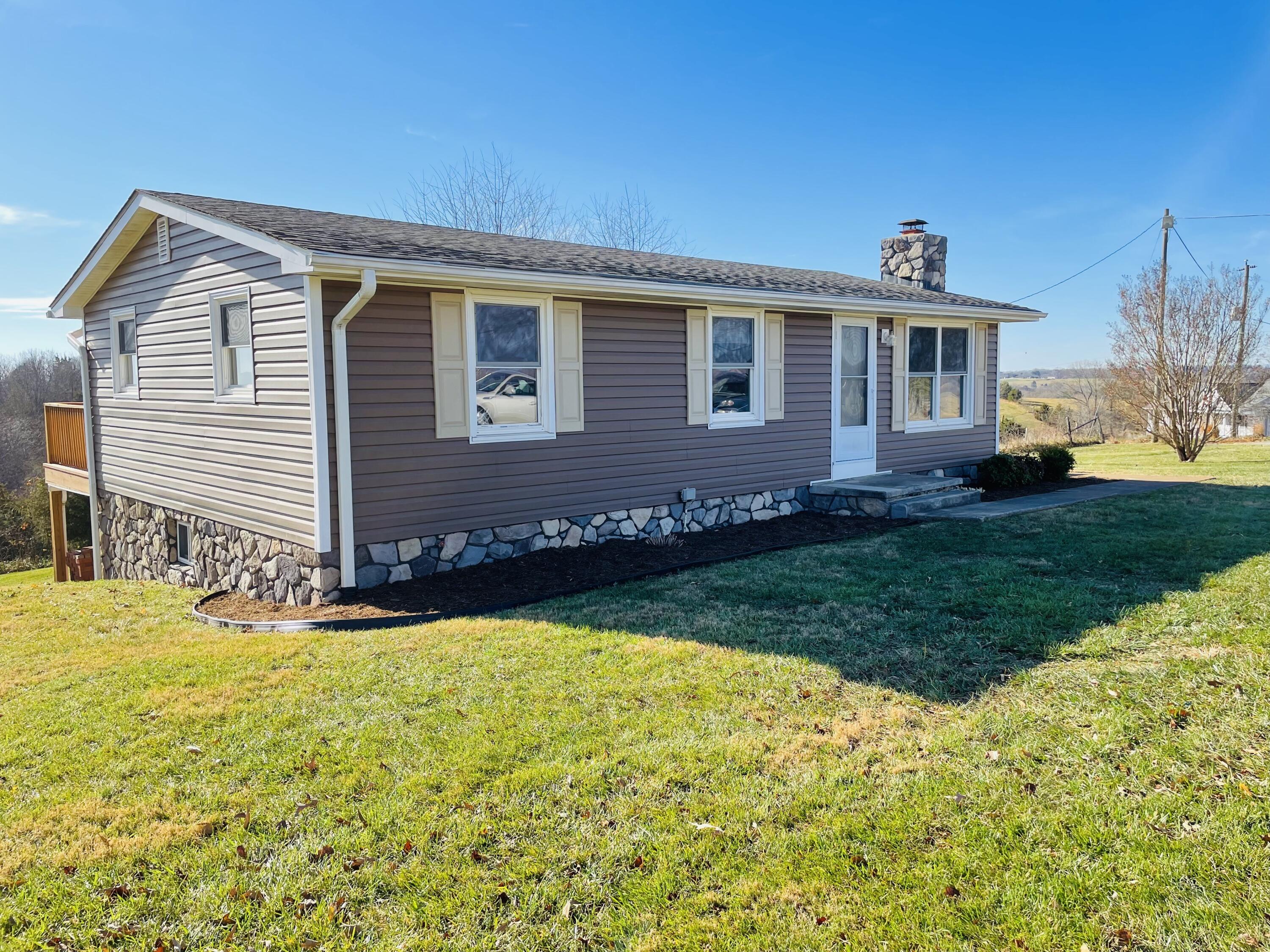 1578 Lipscomb Road Moneta, VA 24121 - Photo 25 of 38 IMG_3797