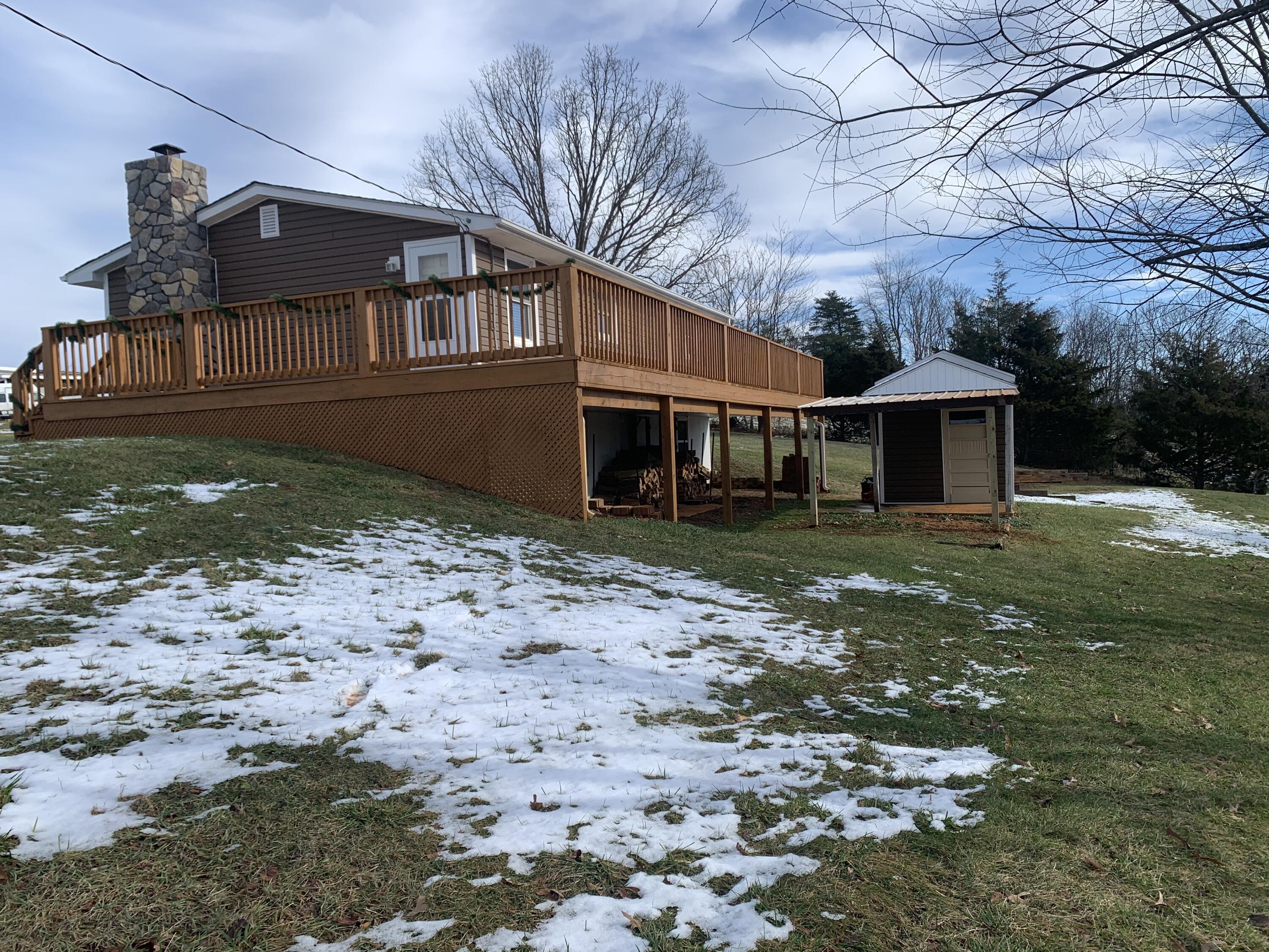 1578 Lipscomb Road Moneta, VA 24121 - Photo 27 of 38 IMG_5054