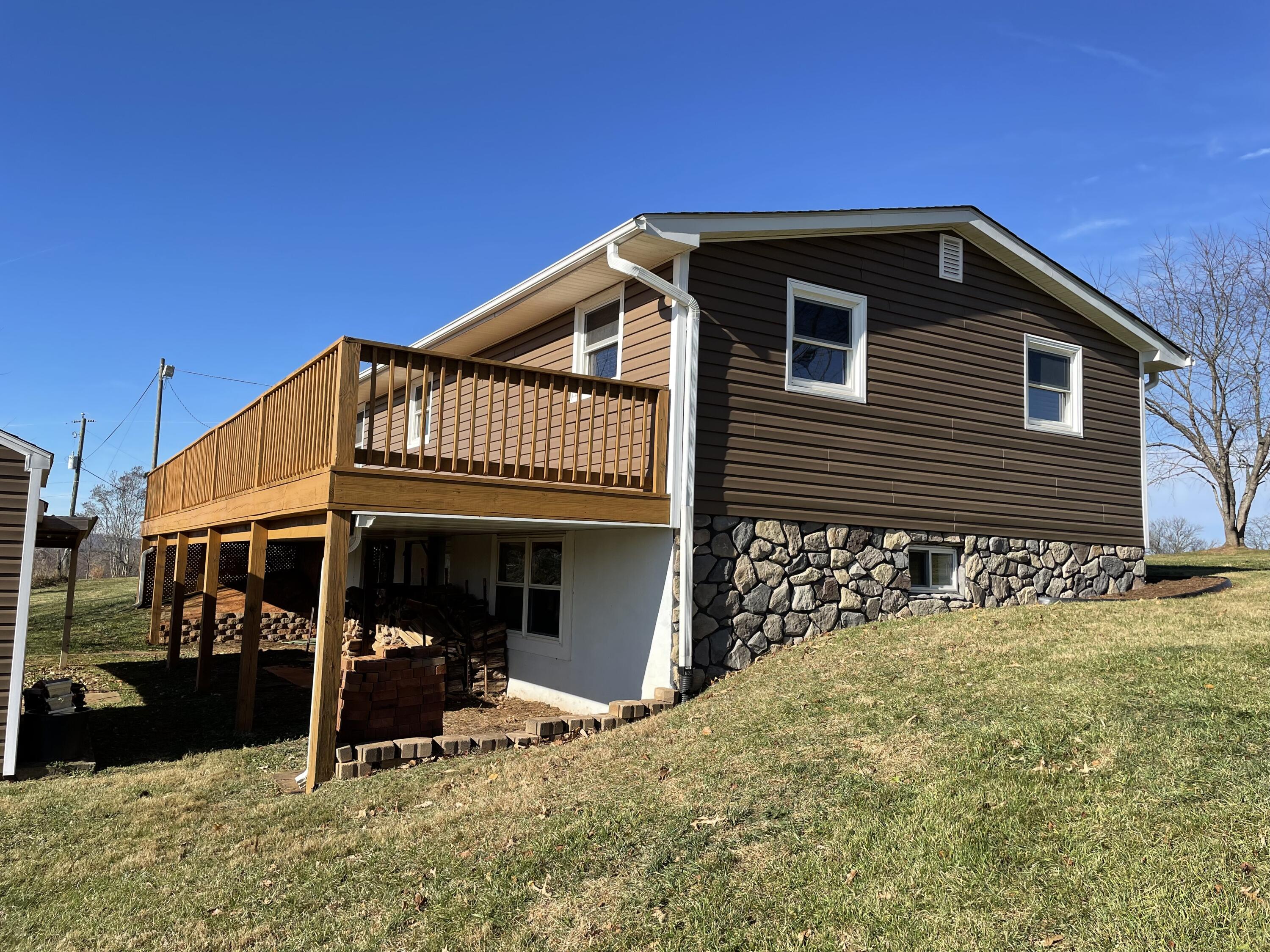 1578 Lipscomb Road Moneta, VA 24121 - Photo 28 of 38 IMG_3802