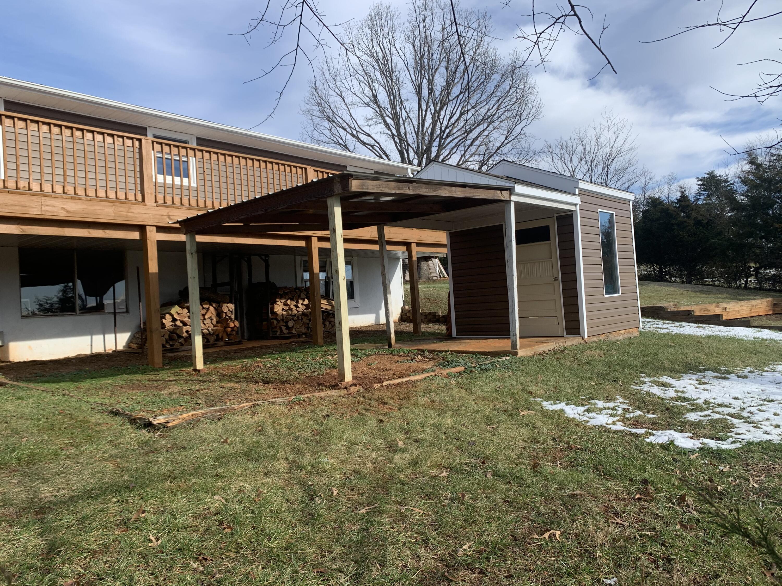 1578 Lipscomb Road Moneta, VA 24121 - Photo 31 of 38 IMG_5053