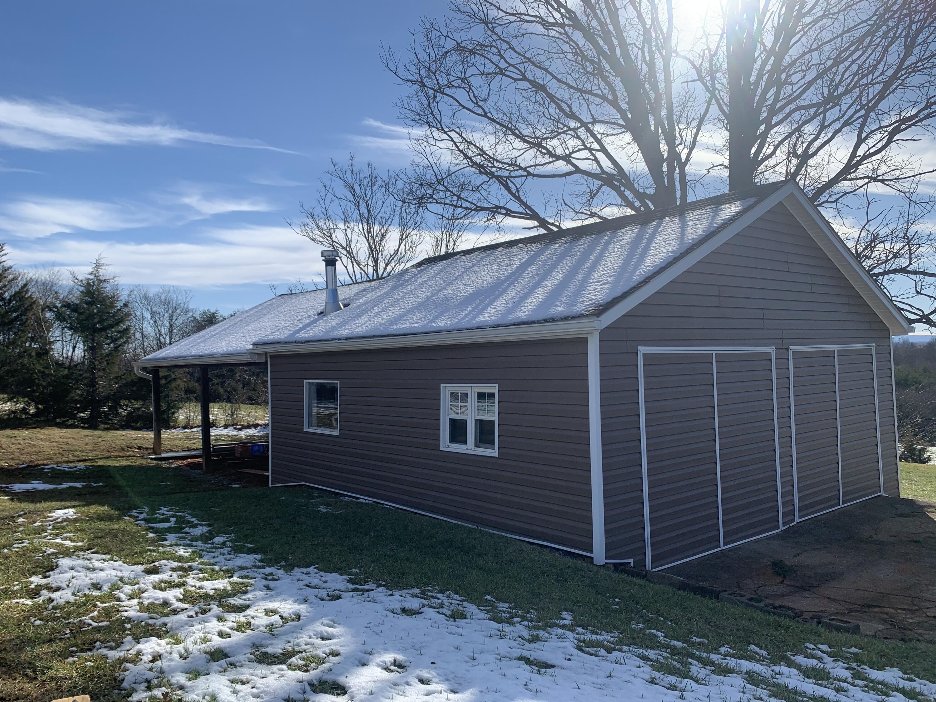 1578 Lipscomb Road Moneta, VA 24121 - Photo 36 of 38 IMG_5066