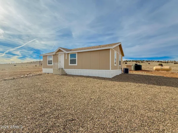 $1,495 | 51880 North Gold Plains Road, Seligman, AZ 86337