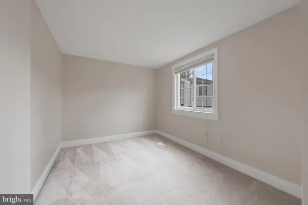 $330,000 | 1656 Thenia Place, Unit 32, Woodbridge, VA 22192