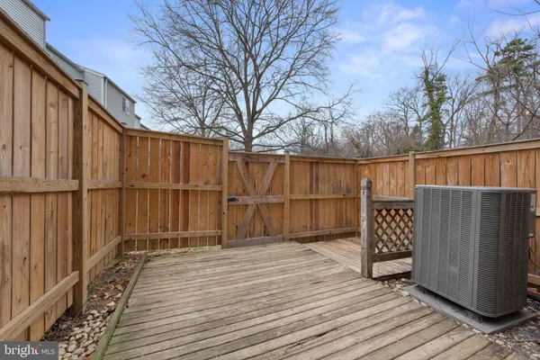$330,000 | 1656 Thenia Place, Unit 32, Woodbridge, VA 22192