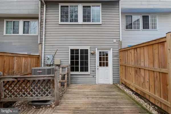 $330,000 | 1656 Thenia Place, Unit 32, Woodbridge, VA 22192