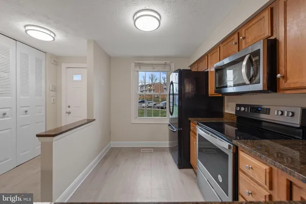 $330,000 | 1656 Thenia Place, Unit 32, Woodbridge, VA 22192