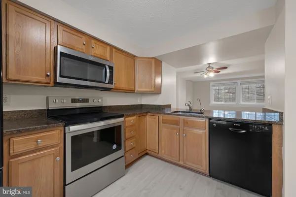$330,000 | 1656 Thenia Place, Unit 32, Woodbridge, VA 22192