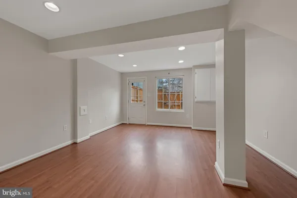 $330,000 | 1656 Thenia Place, Unit 32, Woodbridge, VA 22192