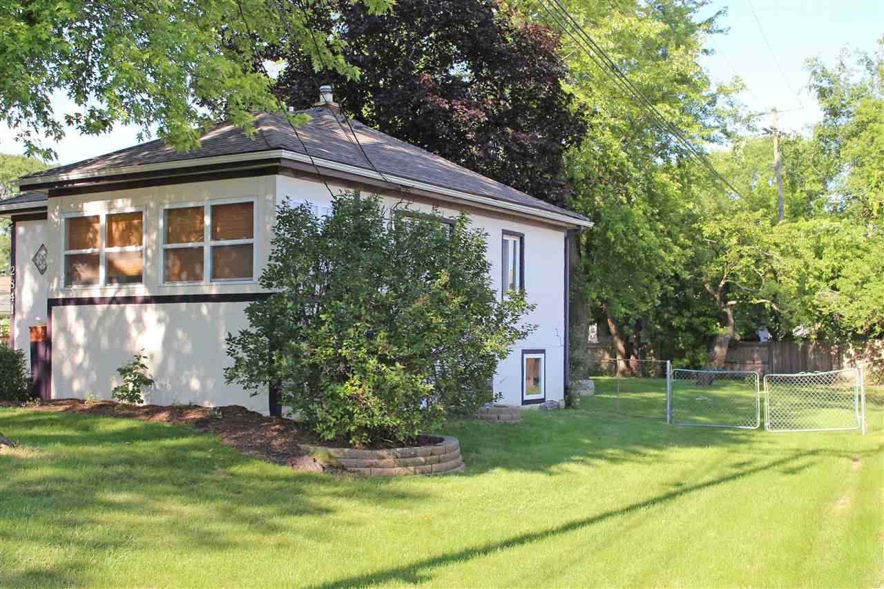 2841 Melvin Avenue Rochester, MI 48307 - Photo 3 of 29 50047877-2.JPG