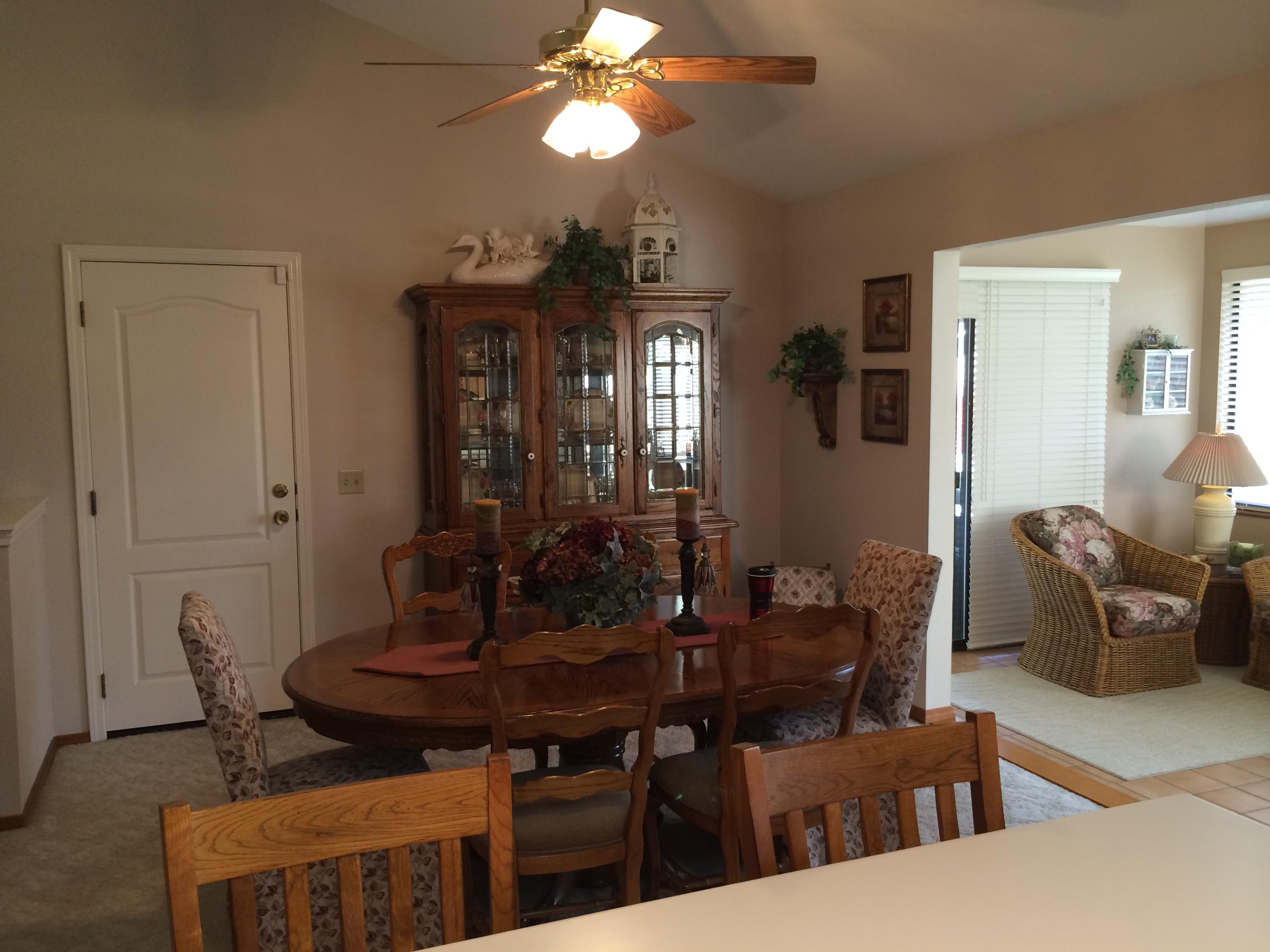 6577 Flicker Way Anderson, CA 96007 - Photo 32 of 41 a view of a livingroom with furniture and a table