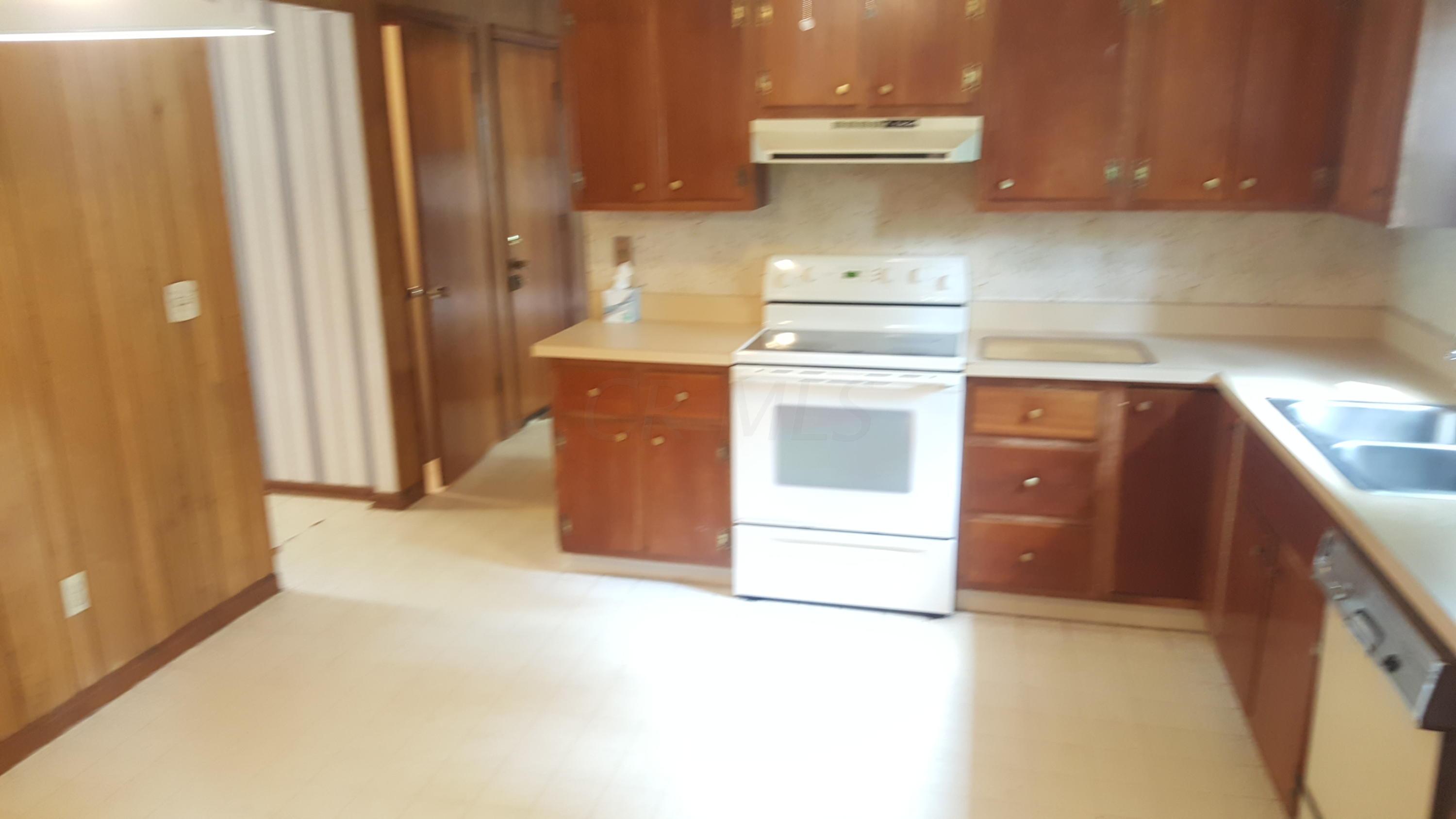 1744 Lynnhurst Road Columbus, OH 43229 - Photo 4 of 16