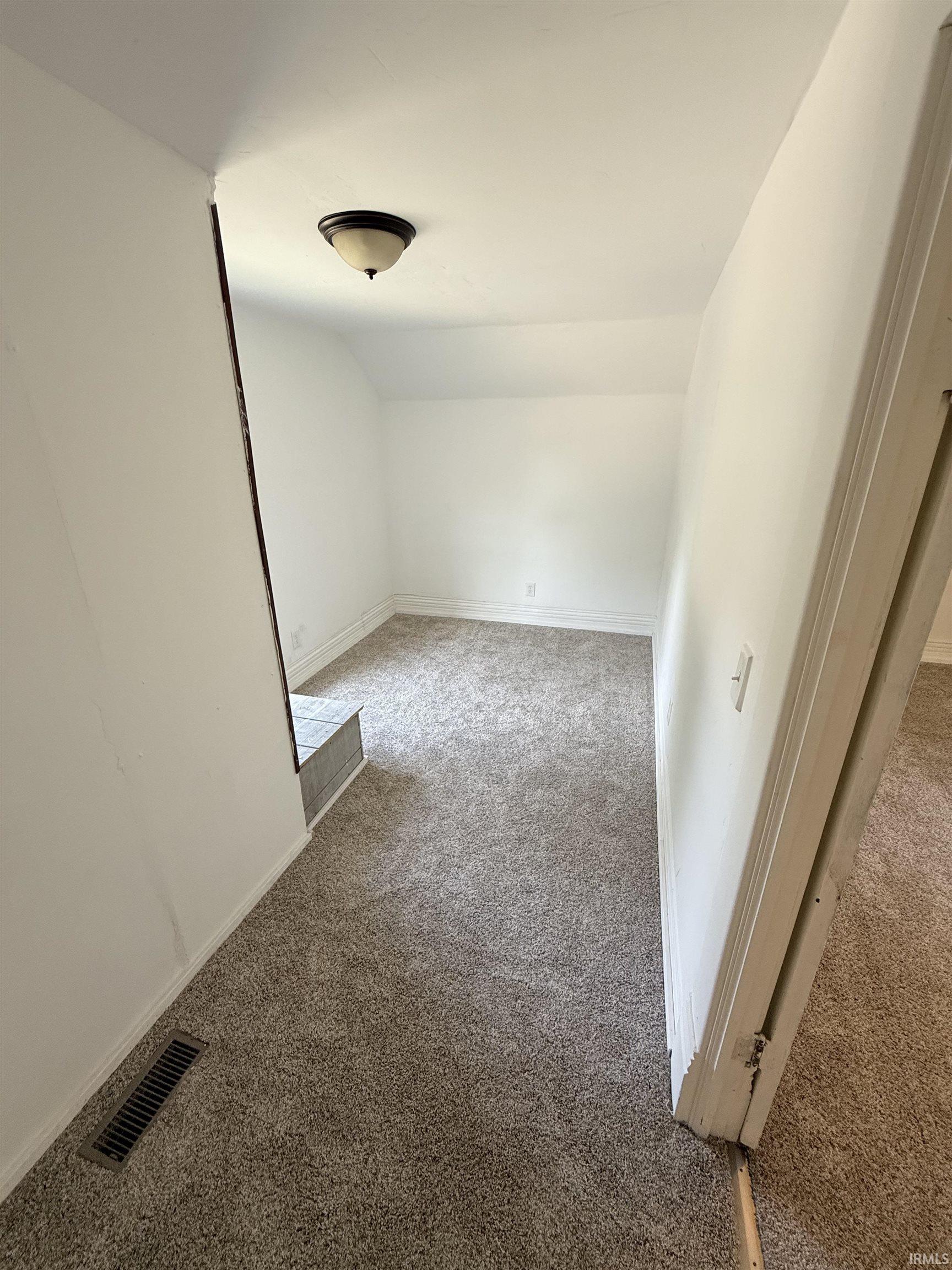 320 West Clay Street Logansport, IN 46947 - Photo 5 of 10