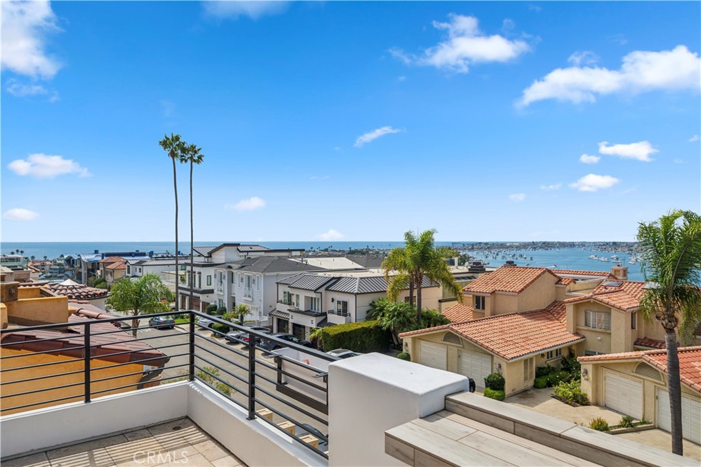 312 Carnation Ave  