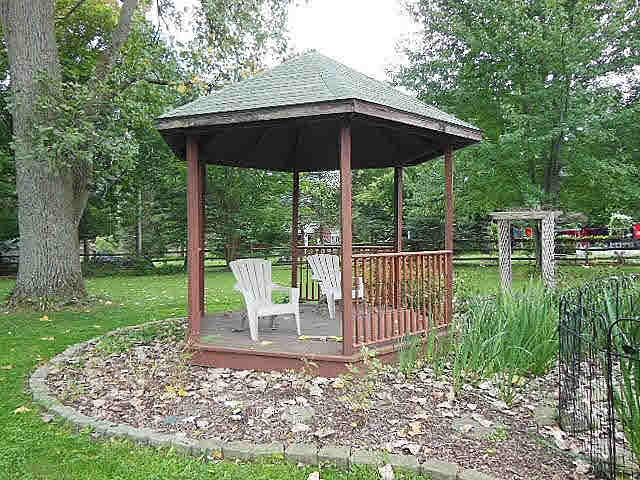 157 East Erie Road Temperance, MI 48182 - Photo 6 of 20 20374644-5.JPG