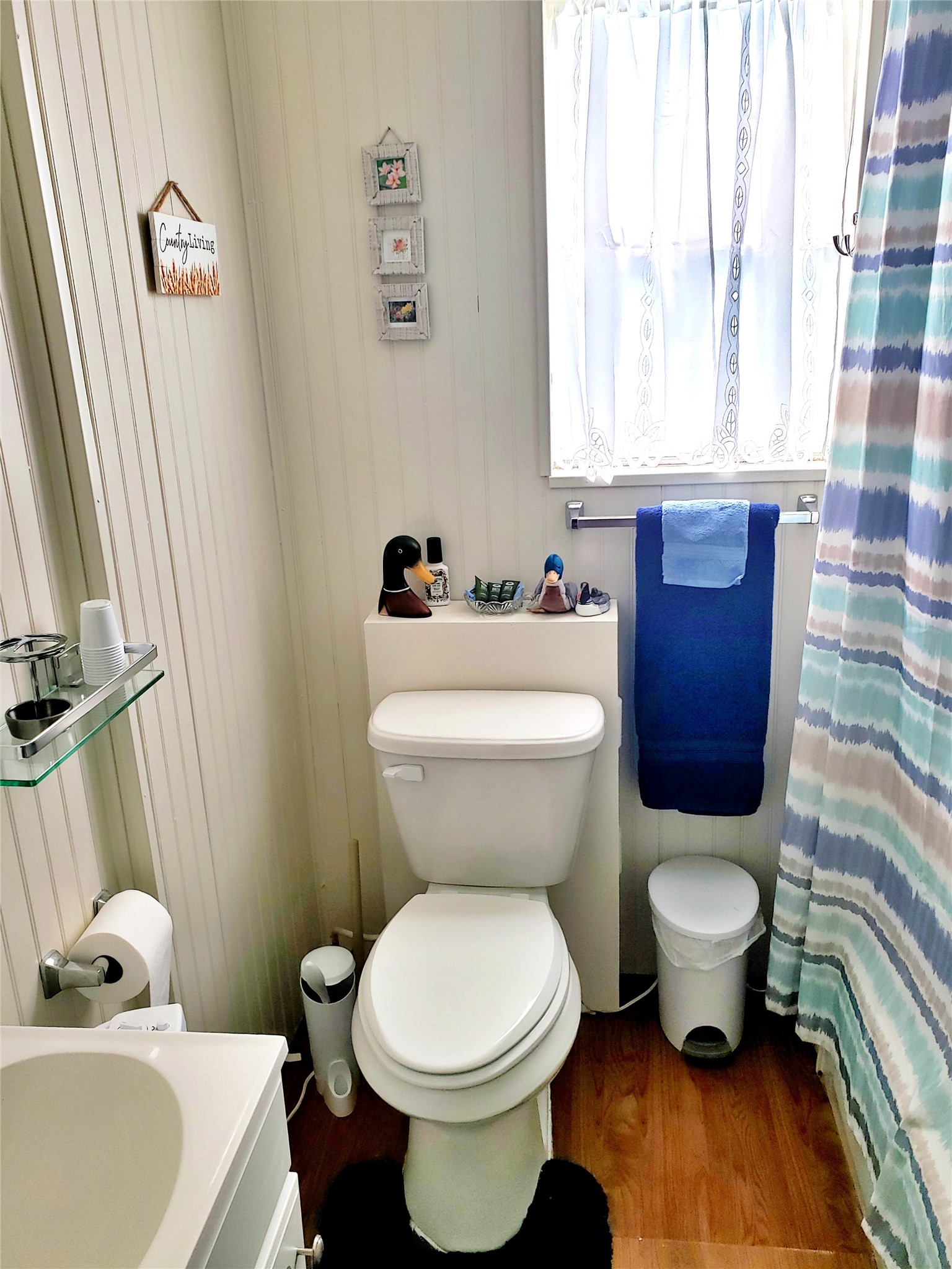 1085 Reeves Road Garwood, TX 77442 - Photo 10 of 28 a bathroom with a toilet and a sink