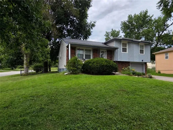 $229,000 | 5200 Northeast 56th Place, Kansas City, MO 64119