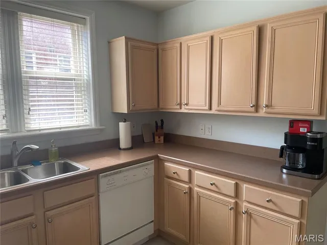 $349,900 | 7538 Wydown Boulevard, Unit 1A, Clayton, MO 63105