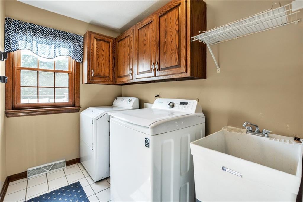 261 Pinkerton Road Wexford, PA 15090 - Photo 11 of 25 Laundry Room w/Shelving & Soaking Tub.