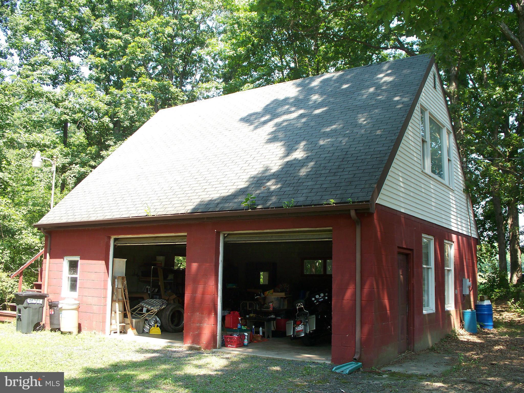 Detached 2-Car Garage