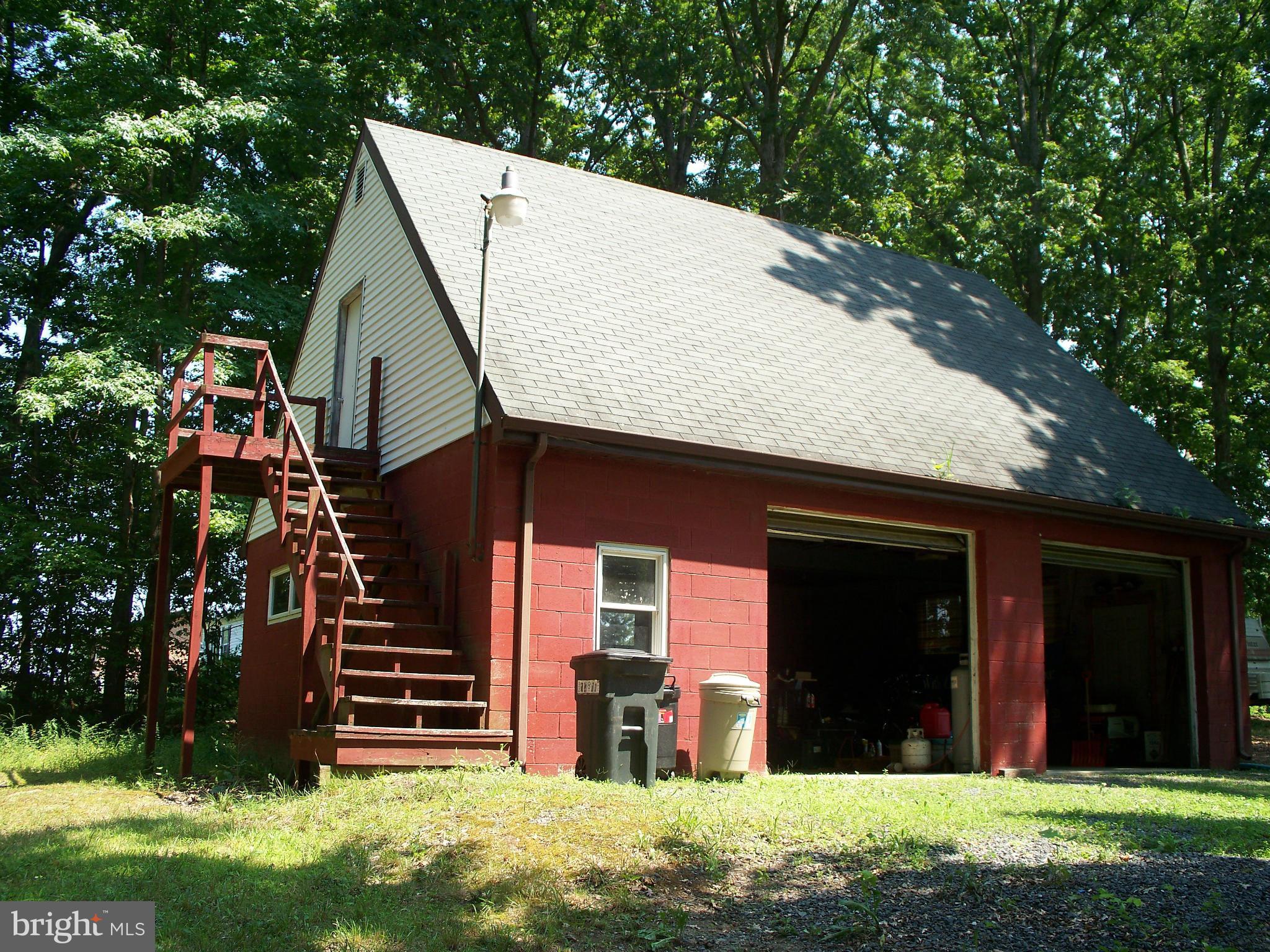 Detached 2-Car Garage