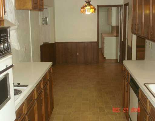 4914 Goldeneye Drive Corpus Christi, TX 78413 - Photo 3 of 10 a view of washer and dryer