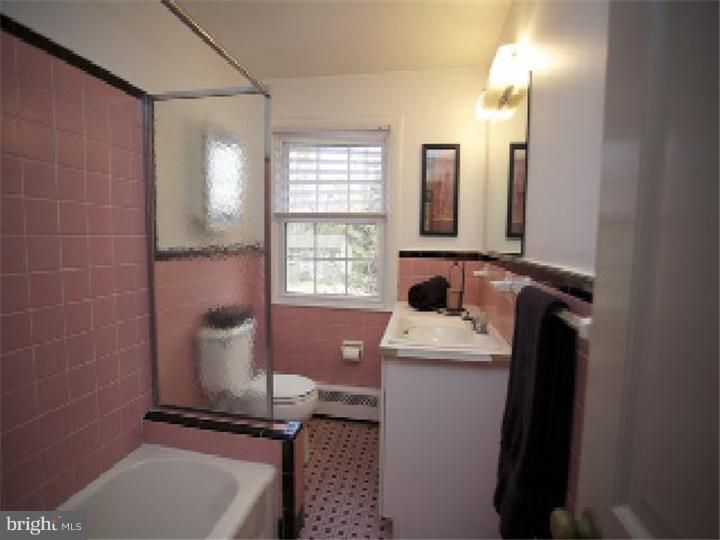 431 Dorset Road Devon, PA 19333 - Photo 14 of 15 Bathroom