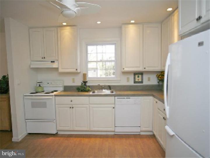 431 Dorset Road Devon, PA 19333 - Photo 7 of 15 Kitchen